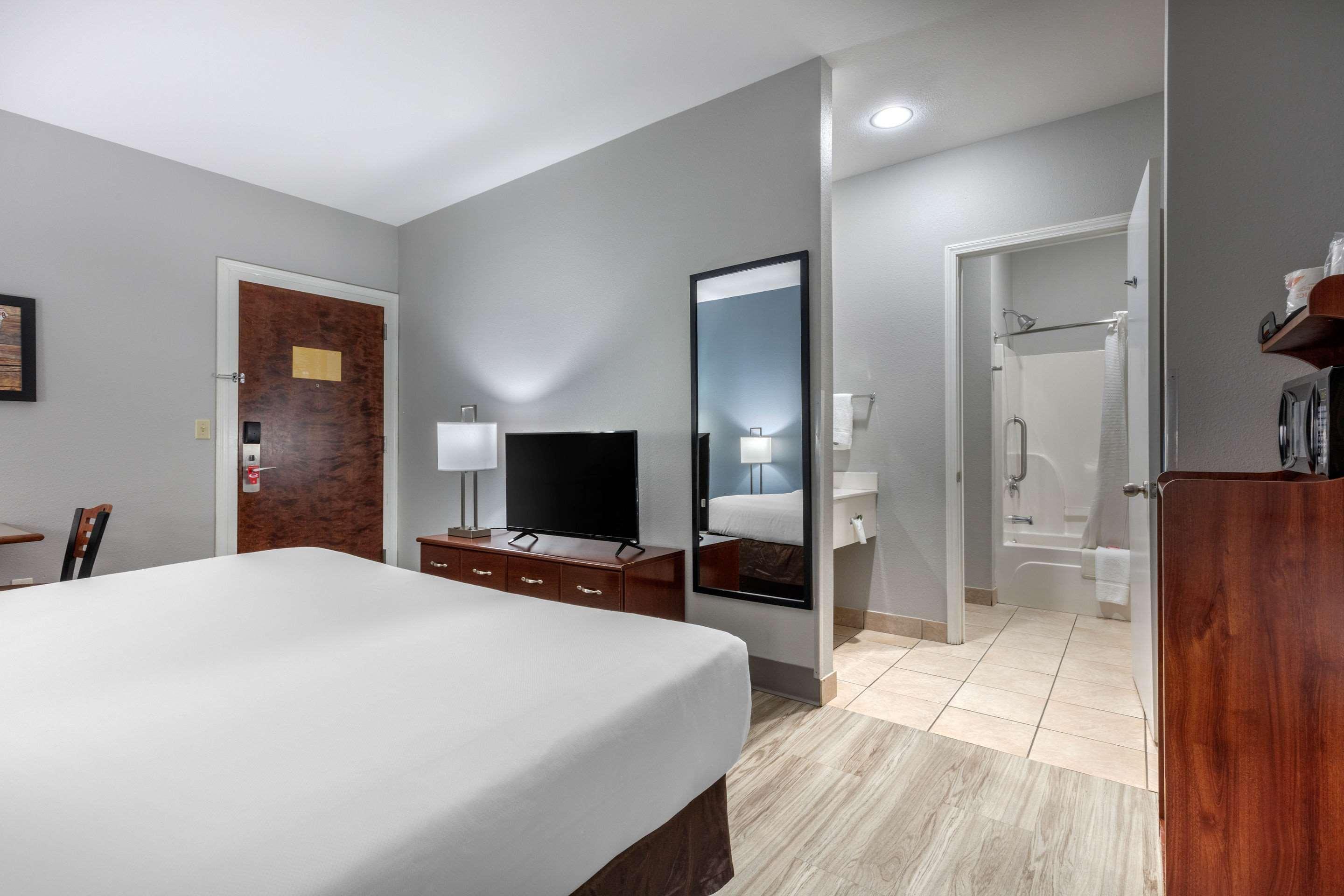 Quality Inn & Suites Demopolis Exteriör bild
