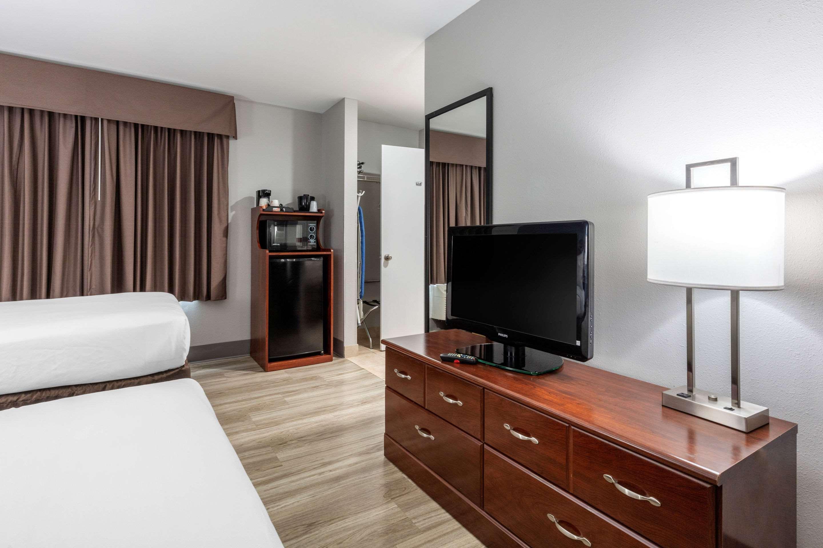 Quality Inn & Suites Demopolis Exteriör bild