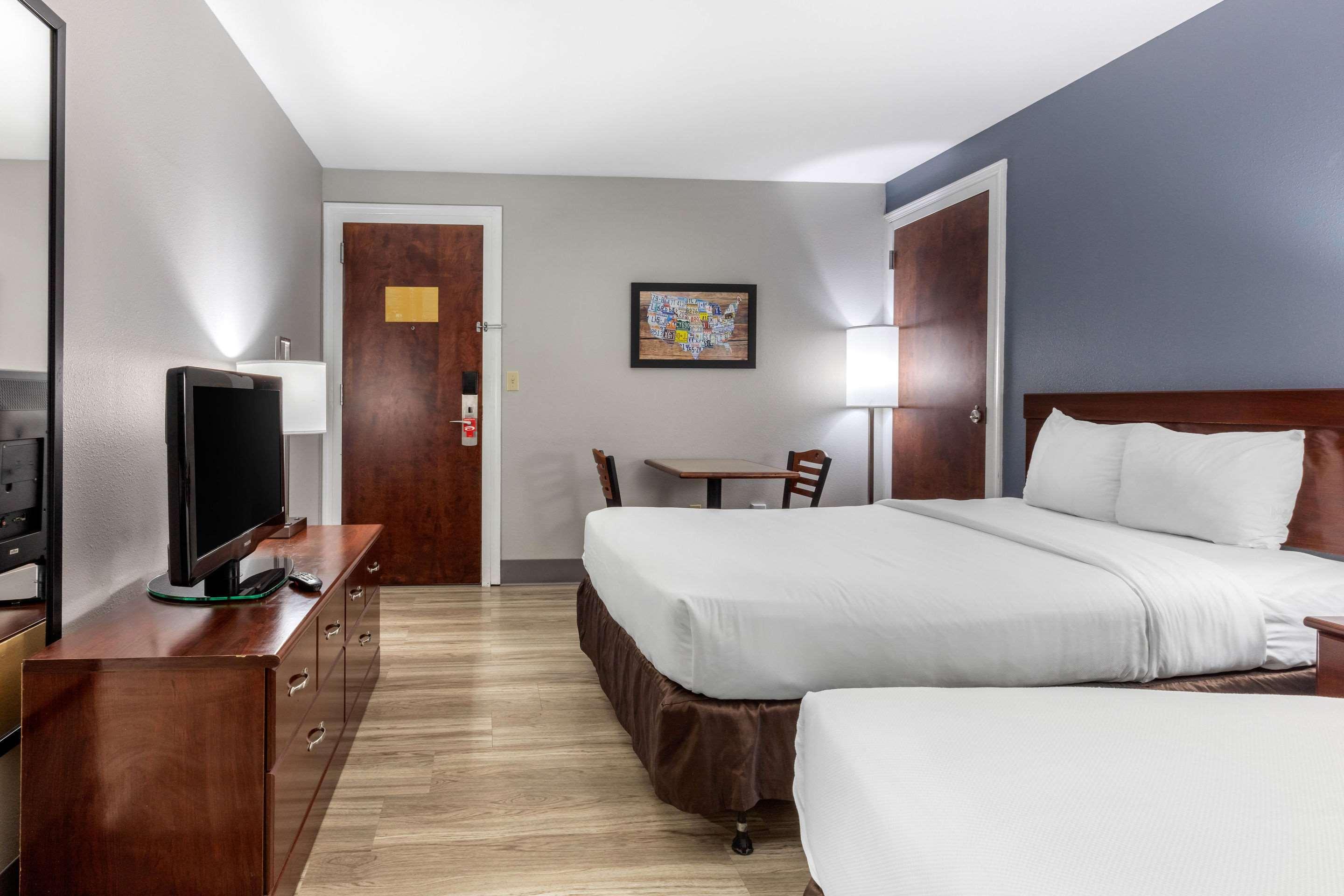 Quality Inn & Suites Demopolis Exteriör bild