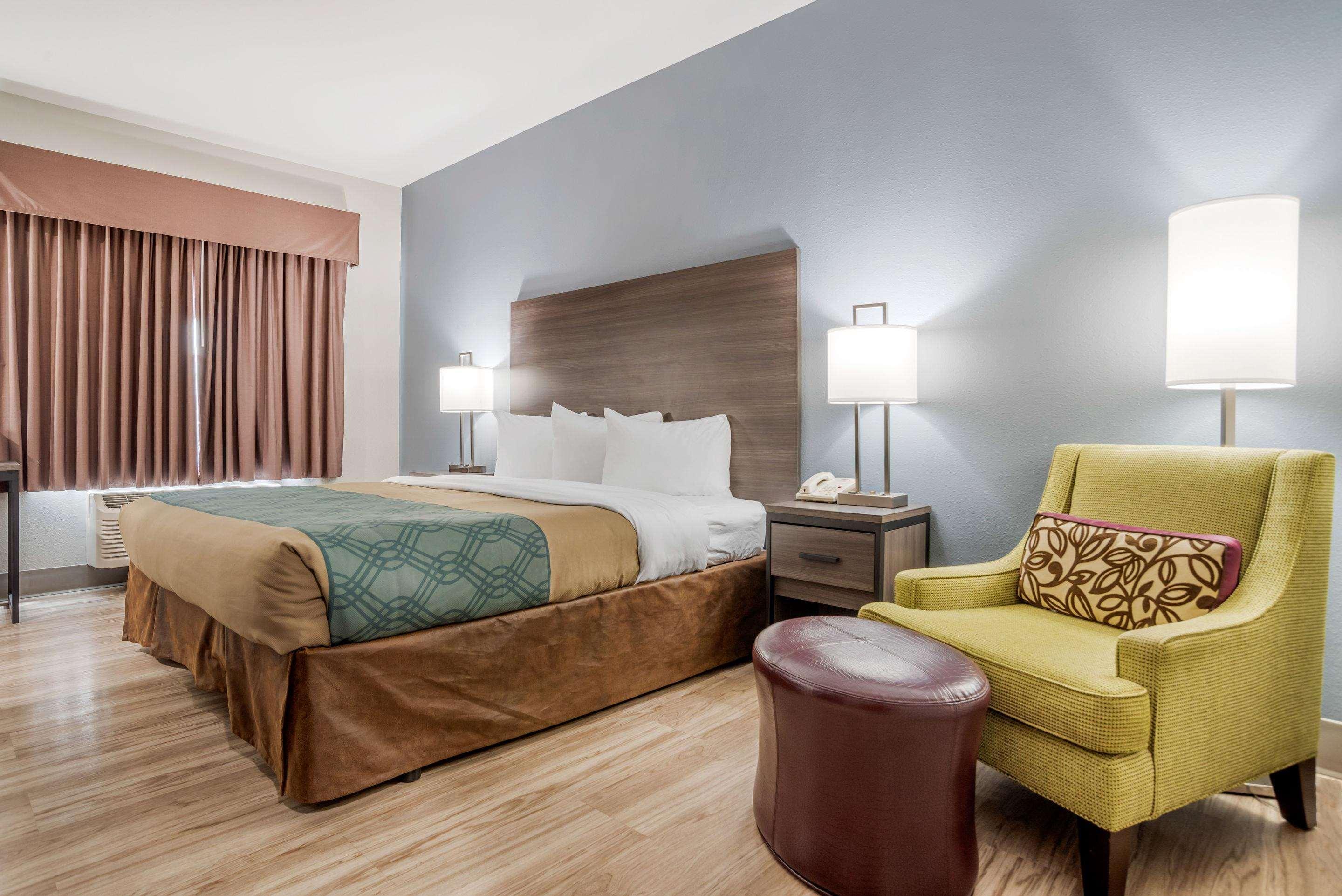 Quality Inn & Suites Demopolis Exteriör bild