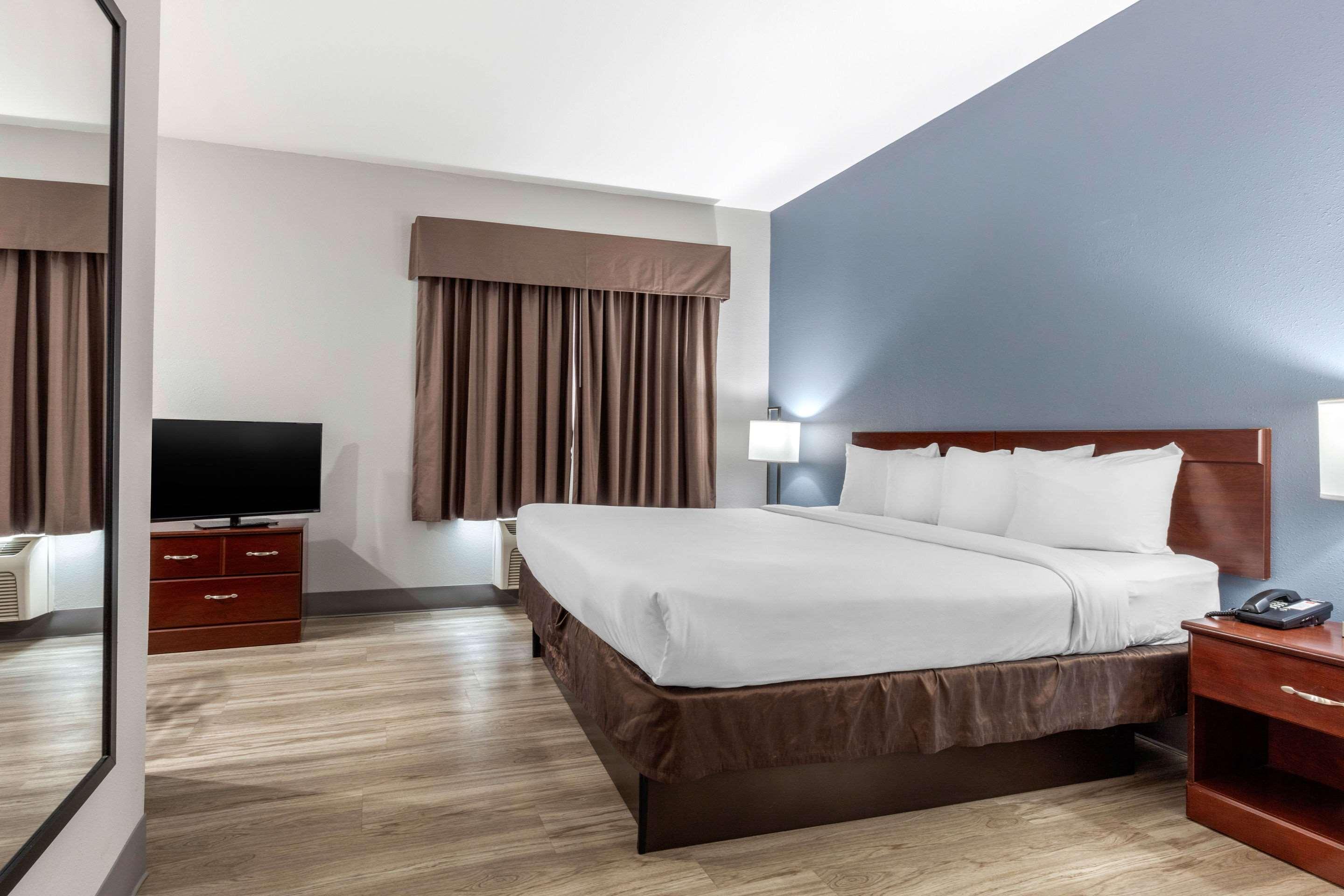 Quality Inn & Suites Demopolis Exteriör bild