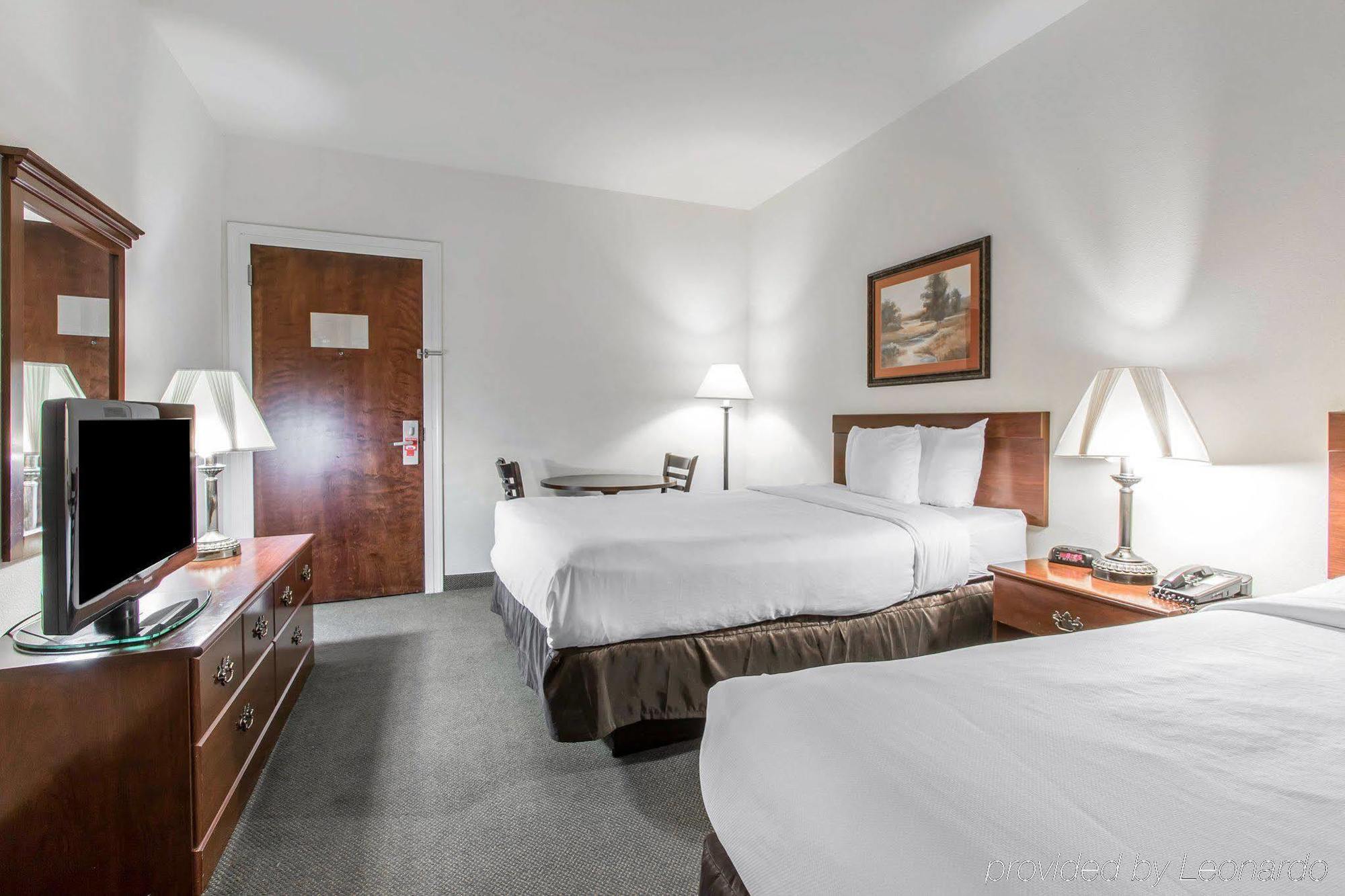 Quality Inn & Suites Demopolis Exteriör bild